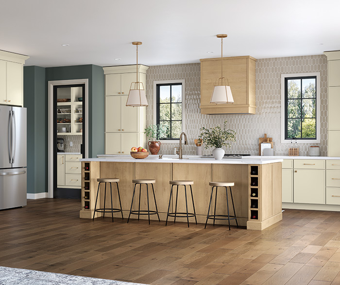 Rossi Painted Whippet & Woodtone Kitchen